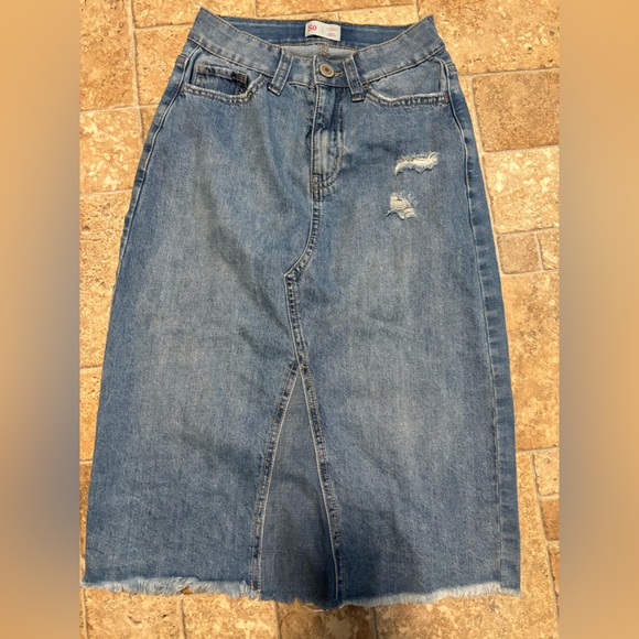 SO Dresses & Skirts - SO denim skirt